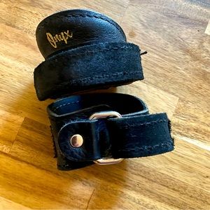 Onyx high top weightlifting wrist straps